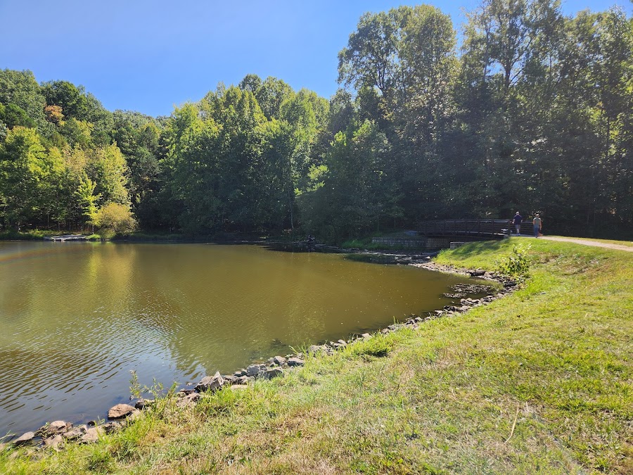 Waverly Park Lake