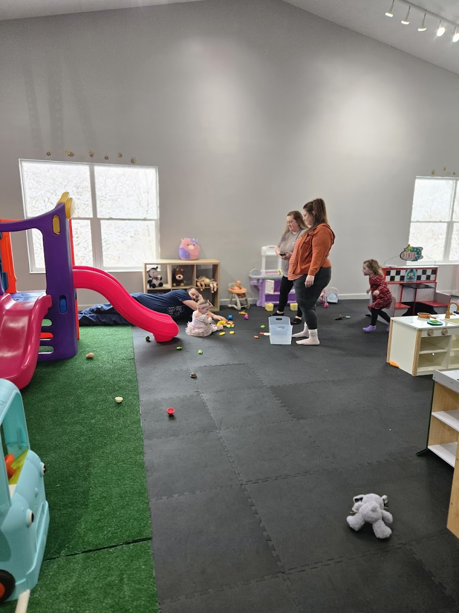 Busy Bees Kids Playhouse