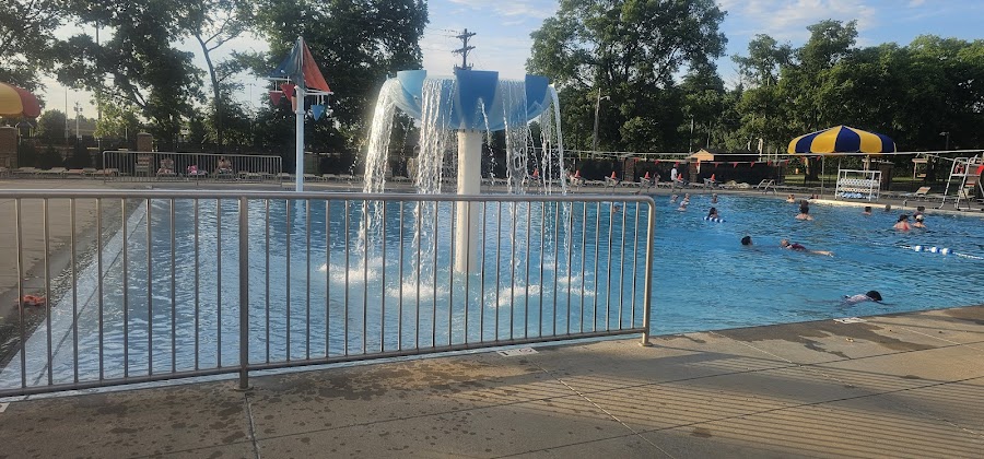 Pool & Splash Park