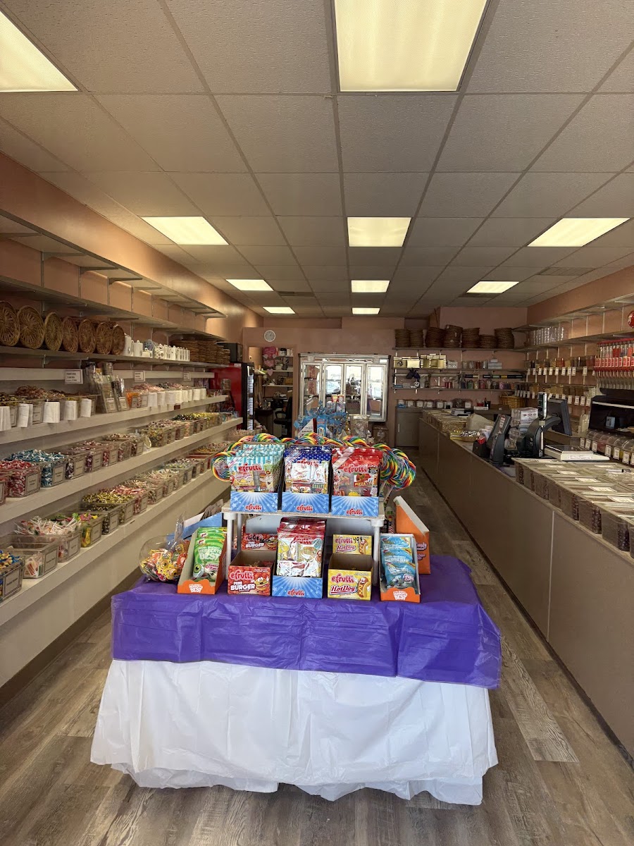 Supreme Nut & Candy - Western Hills