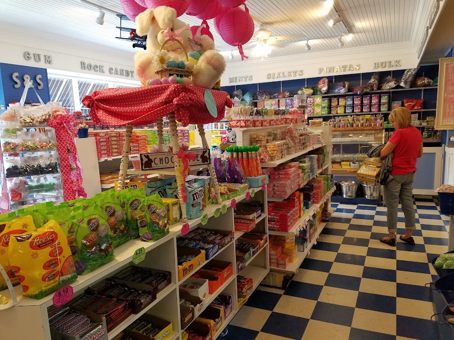 S & S Candy & Cigar Co