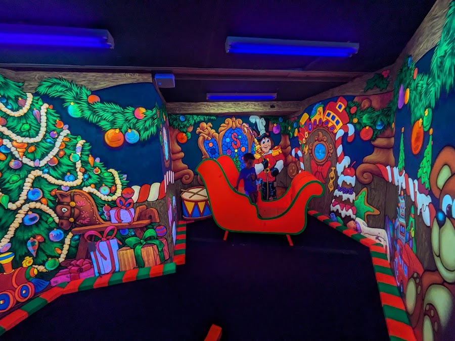 Alien Vacation Mini Golf Attraction at Castle Noel