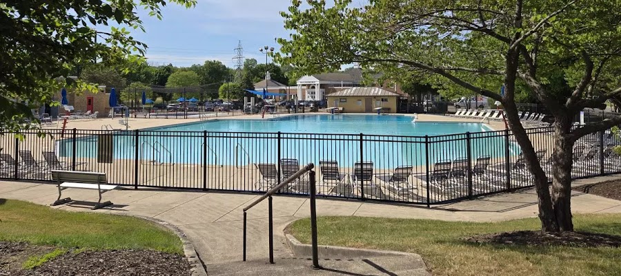 Mequon Community Pool