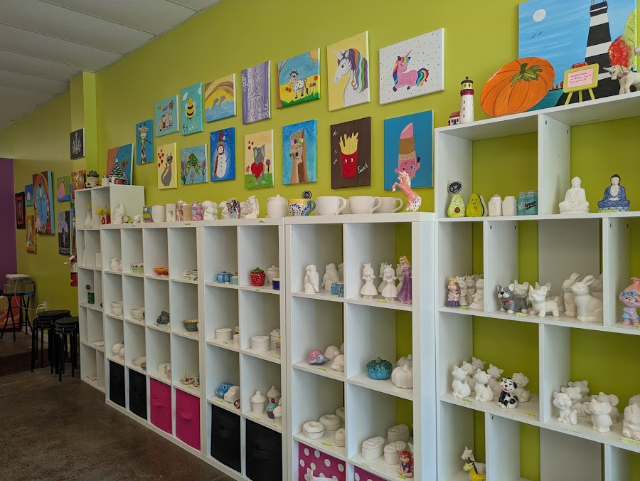 Paint Ur Peace - Pottery painting & Canvas painting studio