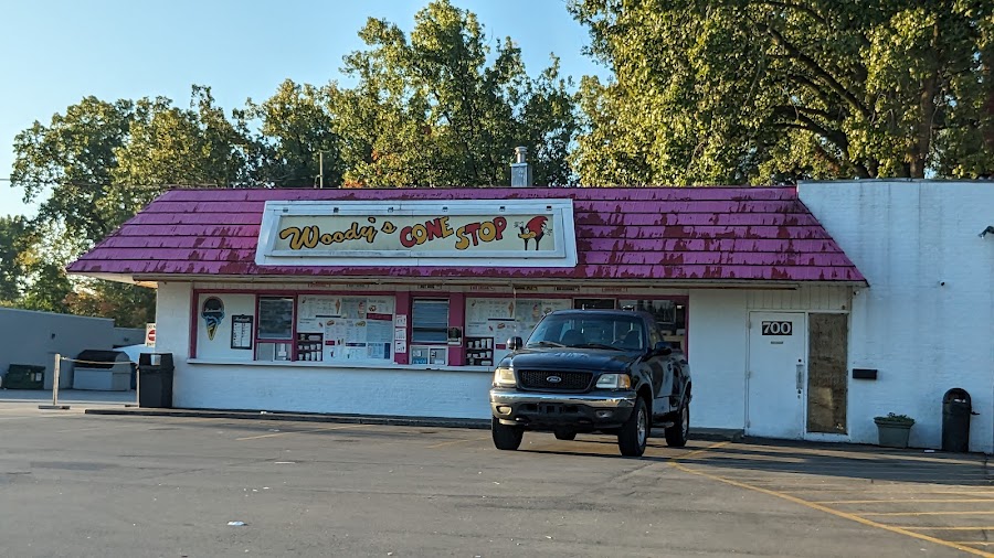Woody's Cone Stop