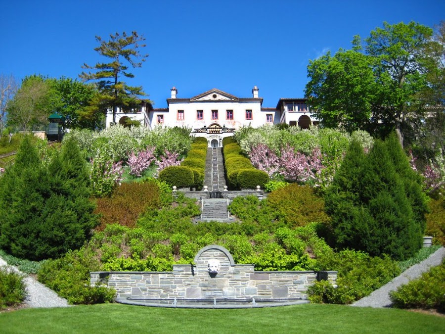 Villa Terrace Museum & Gardens