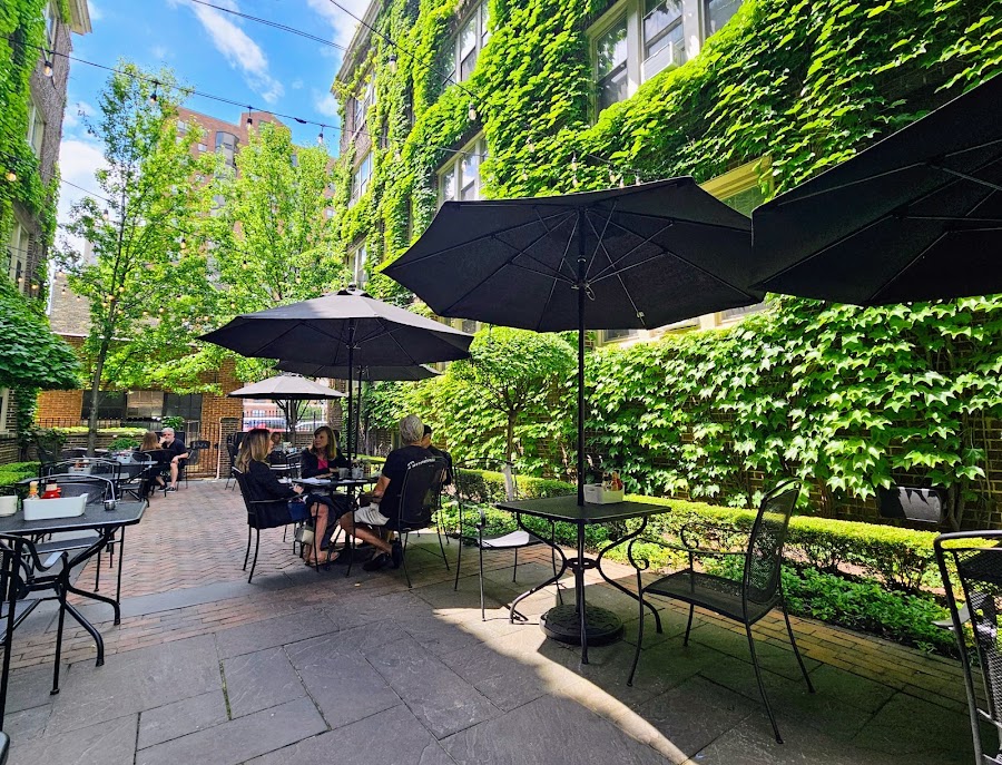 Café At The Plaza
