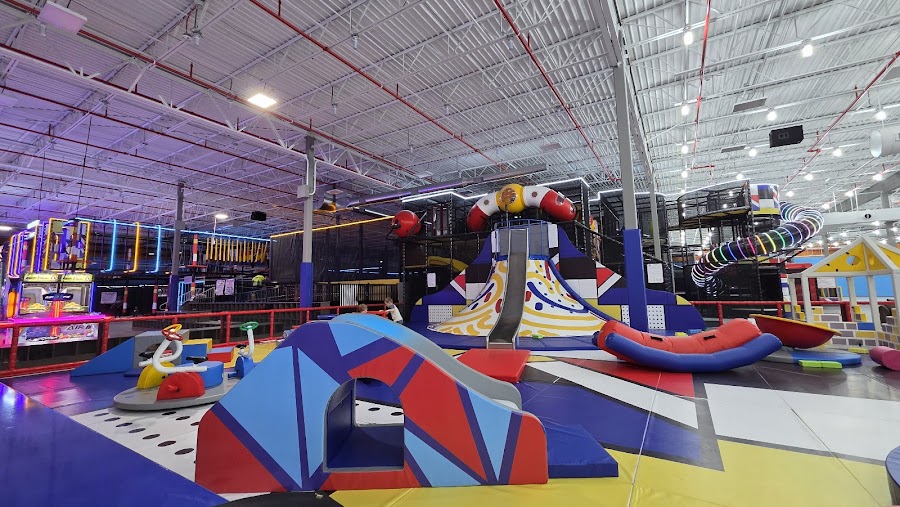 Soar N Bounce Trampoline & Adventure Park - Muskegon