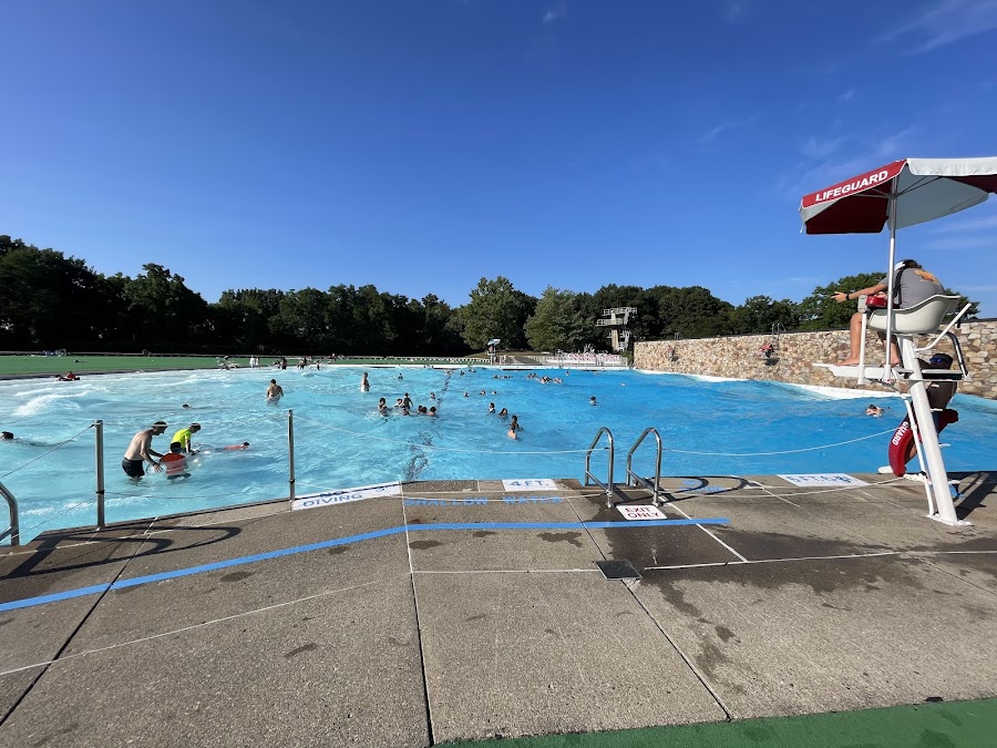 Settlers Cabin Park Wave Pool