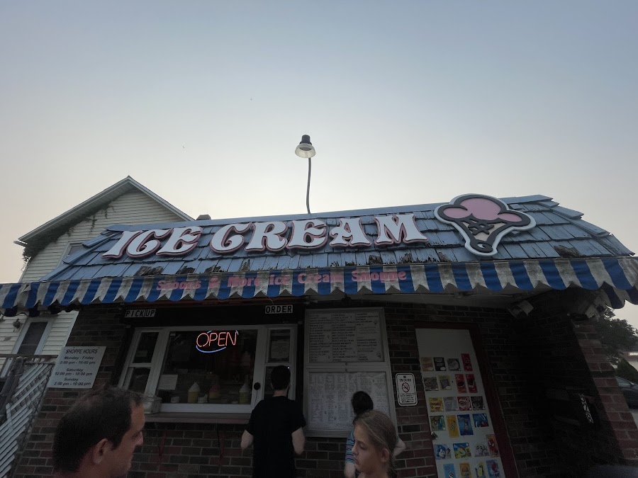 Scoops & More Ice Cream